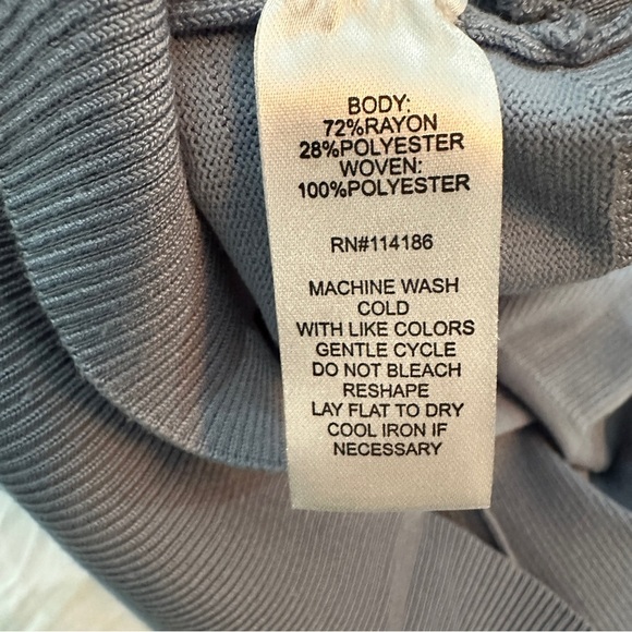 89th + Madison Ashleigh Faux Wrap Sweater Paisley Chiffon Sleeve Size Small NWT - Picture 12 of 12